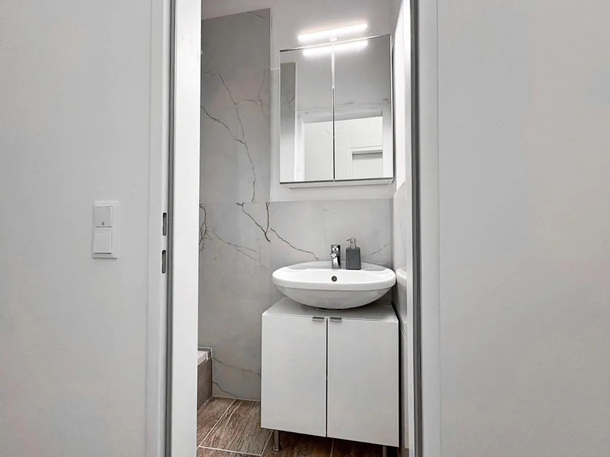Modern Living I 2 Min To U3 Metro Line I Fast Wifi Apartment Vienna Austria